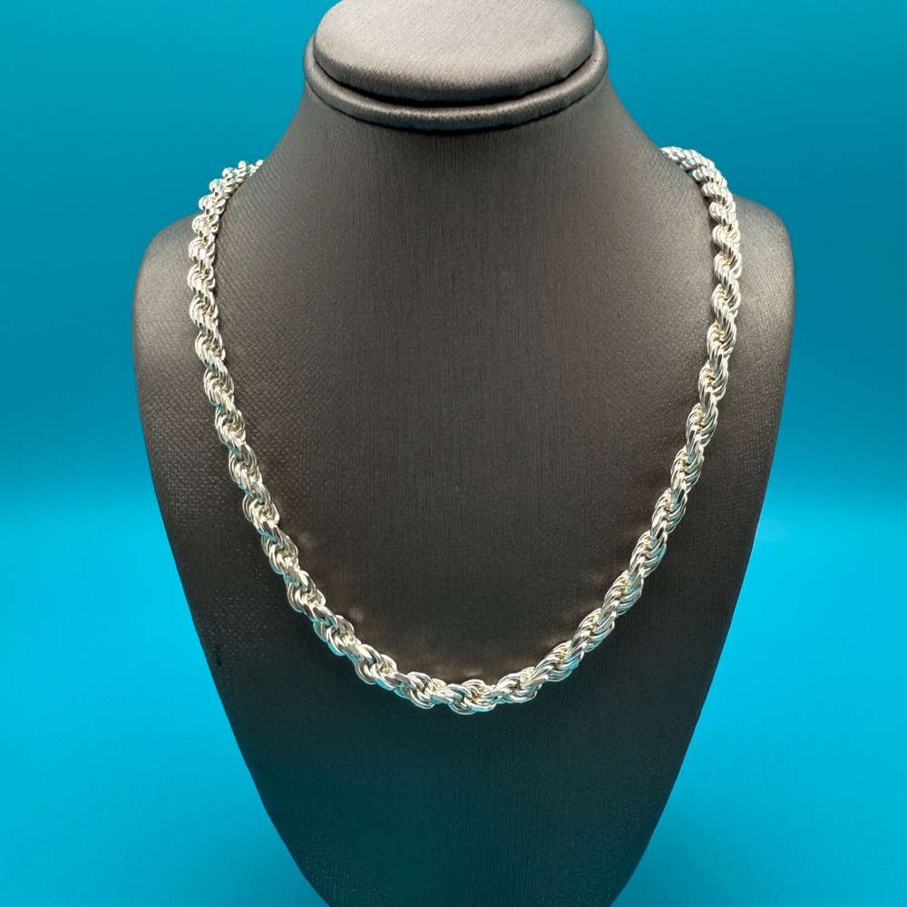 🌟Silver Solid Rope Chain Necklace🌟